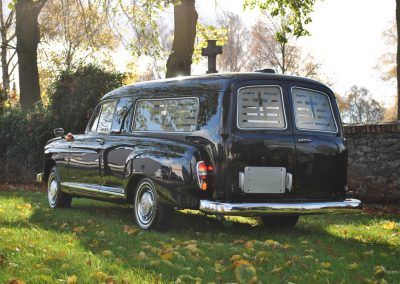 Bestattungsfahrzeug Mercedes Benz- Binz